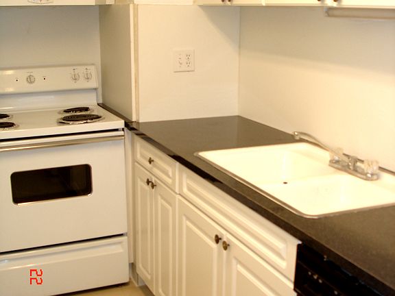 4th image of 880 NE 69th St APT 6K