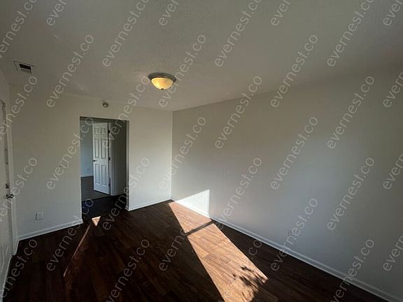 3rd image of 2604 Koblentz Cir