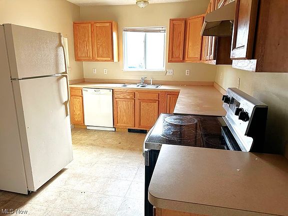 2nd image of 7709 Glen St