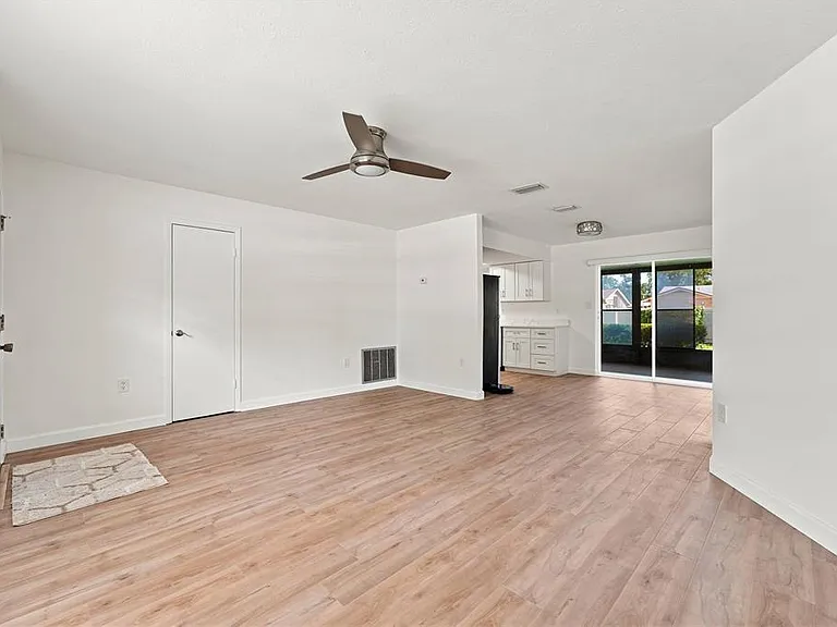 2855 Dueby St — Photo 7