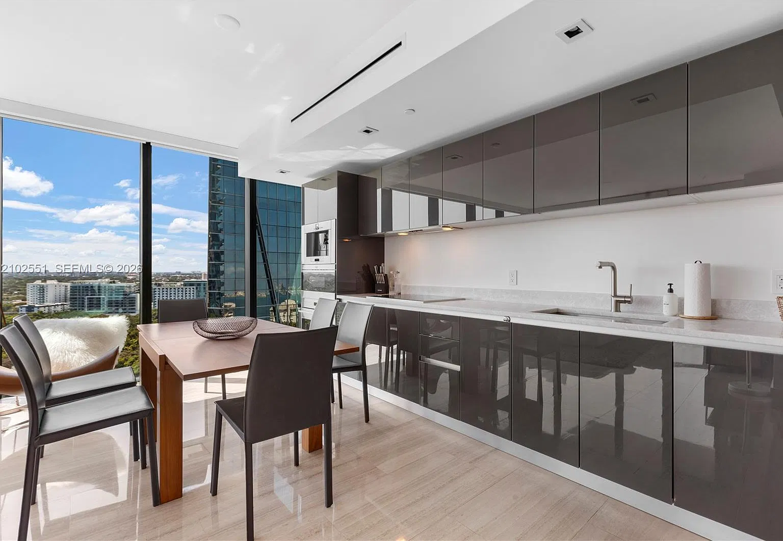 Echo Brickell Condo — Photo 2