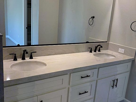 5th image of 929 Norman Rd