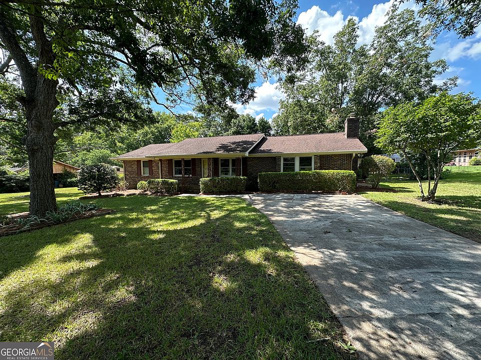 1st image of 125 Rosewood Dr SE