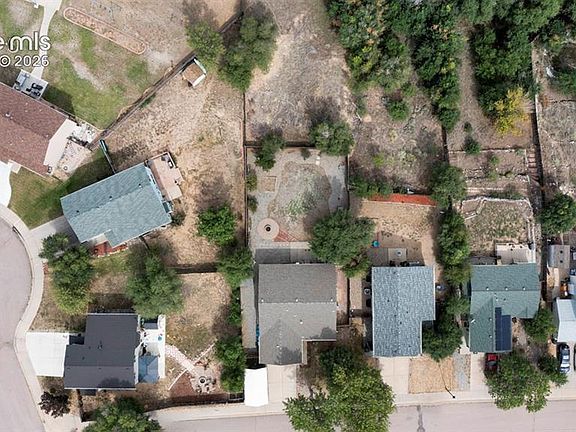3rd image of 924 White Stone Way