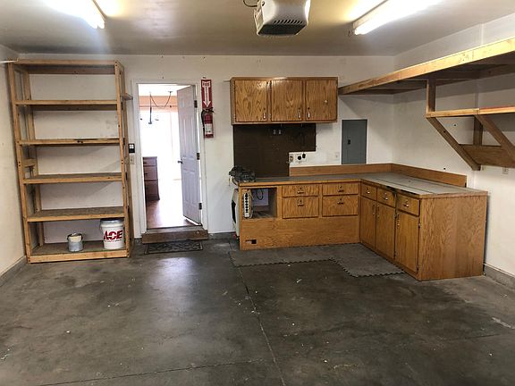 5th image of 946 N River Rock Dr
