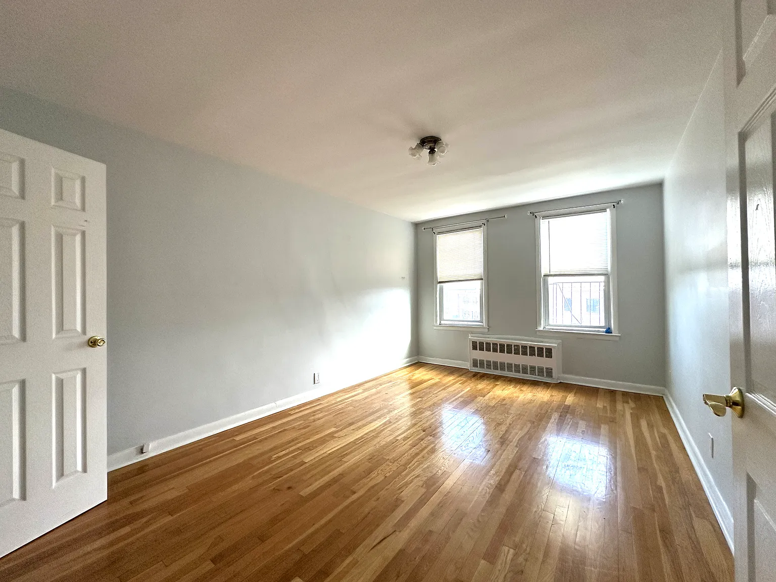 2 bed, 1000 sqft, $3,000 — Photo 2