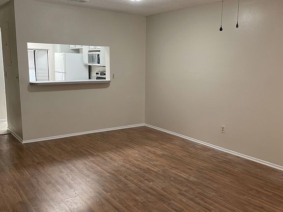 5th image of 405 Sandlewood Cv #1