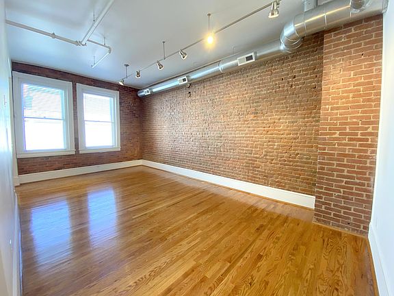 2nd image of 126 Campbell Ave SW #2E