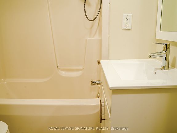 5th image of 180 Leyton Ave #Basement