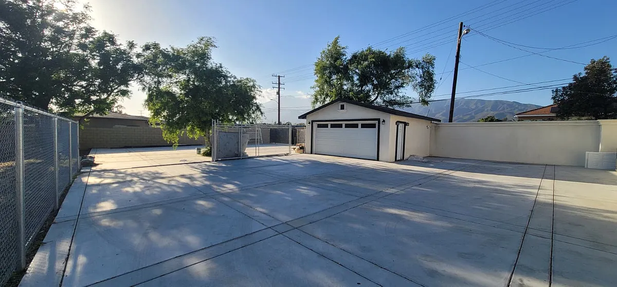 Building Photo - 6304 Knox Ave