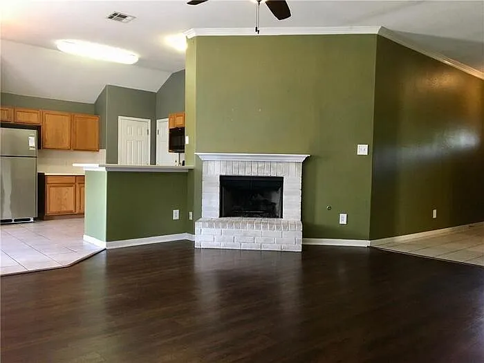 1010 Gulf Way — Photo 2