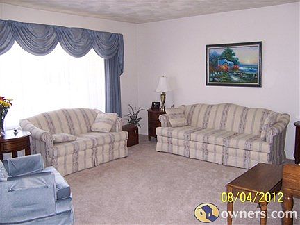 living room/ f ront entrance to left of pix