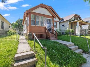 3827 N Dr William Finlayson St, Milwaukee, WI 53212