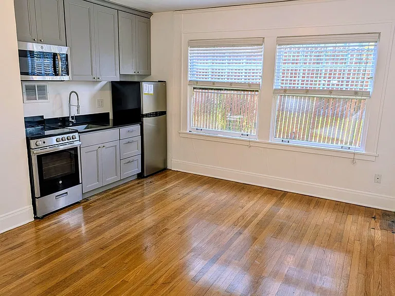 Greenway Apartments — Photo 45