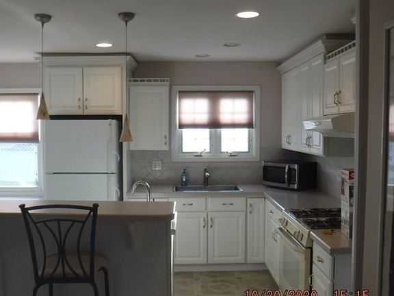 2nd image of 405 Czaplicki St