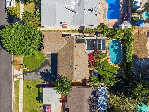 3rd image of 8518 Fullbright Ave