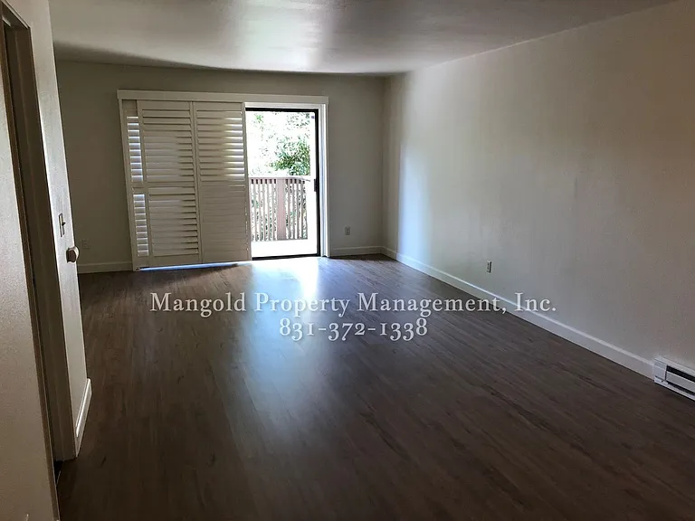 Huckleberry Hill Apartments — Photo 23