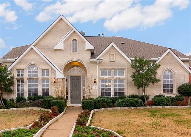 1st image of 605 Gifford Ct