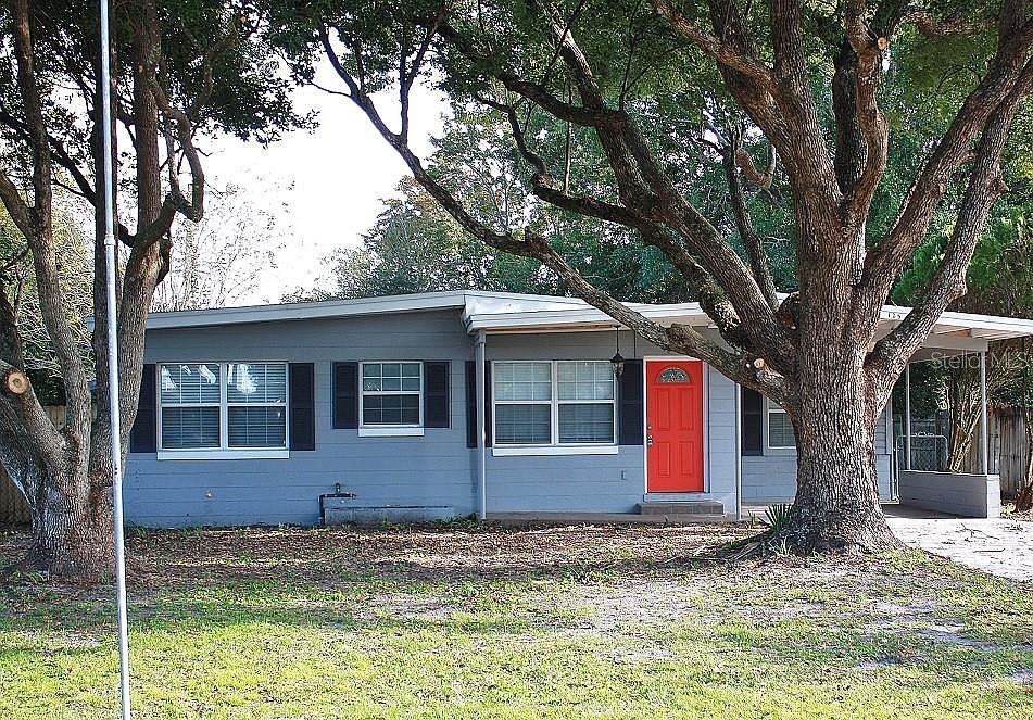 1st image of 125 Country Club Cir