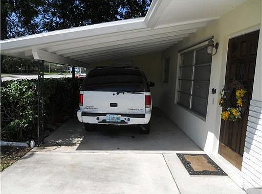 2nd image of 4865 Summit Blvd