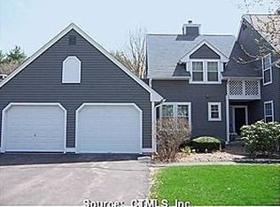 10 Whytewood Ln, Granby, CT 06035