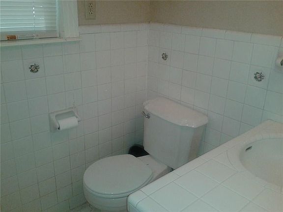 4th image of 205 W East Crawford Ave