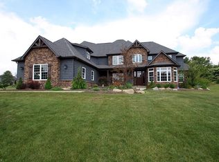 5723 View Point Dr, Medina, OH 44256