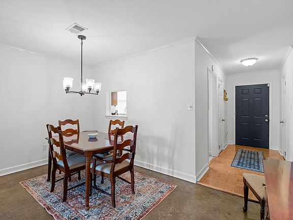 5th image of 701 Beacon Hill Lane