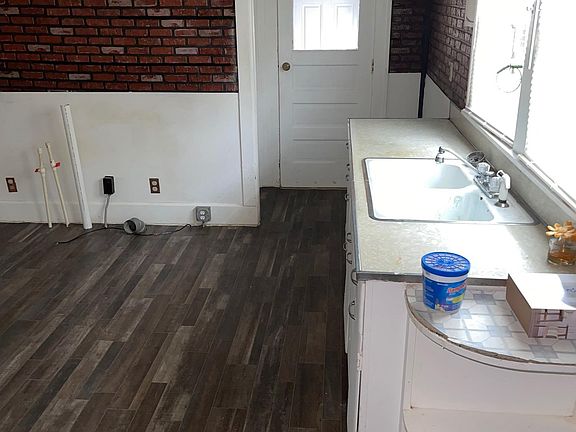 5th image of 1241 N King Ave