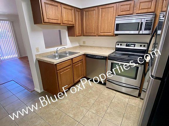 4th image of 1810 E Blacklidge Dr APT 102