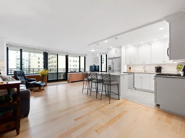 309 East 49th Street image 1 of 14