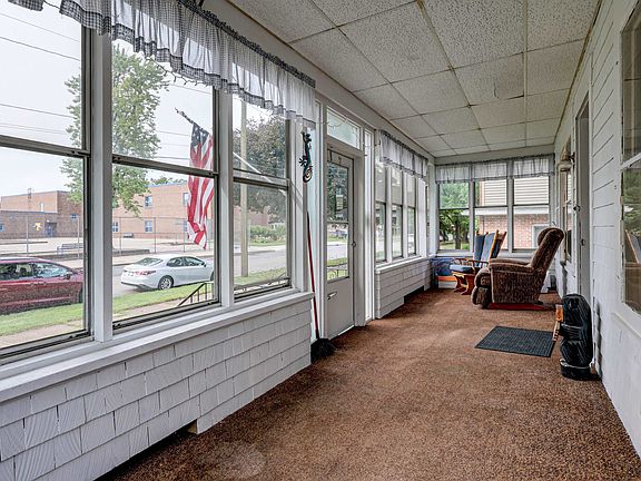 4th image of 207 E Hancock St