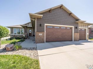 620 S Berretta Ln, Sioux Falls, SD 57106