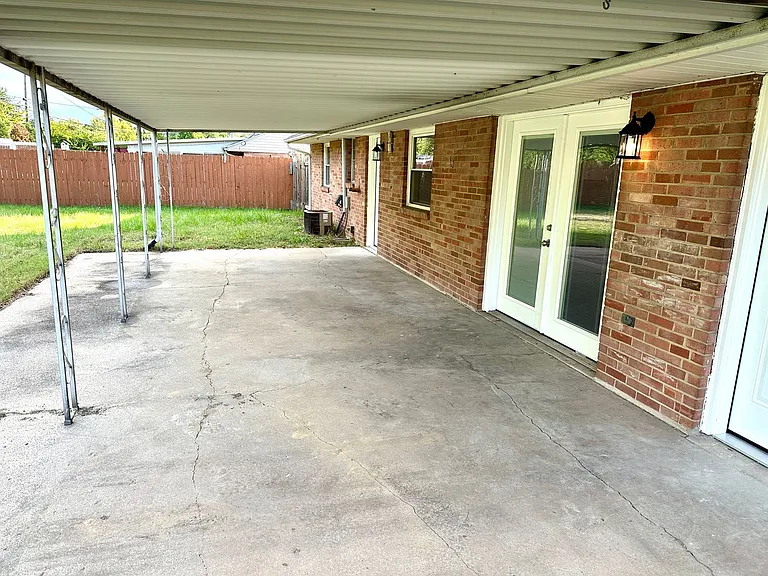 2274 Broadmoor Dr — Photo 17