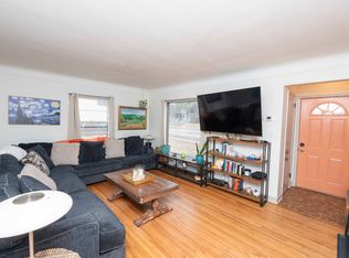 402 Cleveland Ave N, Saint Paul, MN 55104