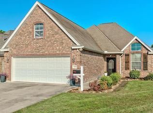 7059 Leonard St, Groves, TX 77619