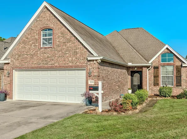 7059 Leonard St, Groves, TX 77619