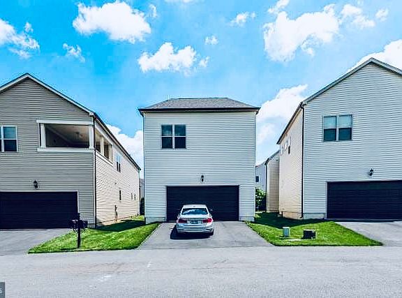 3rd image of 20677 Holyoke Dr