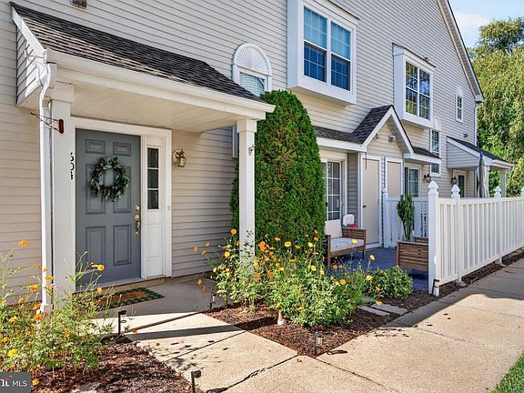 2nd image of 604 Oswego Ct