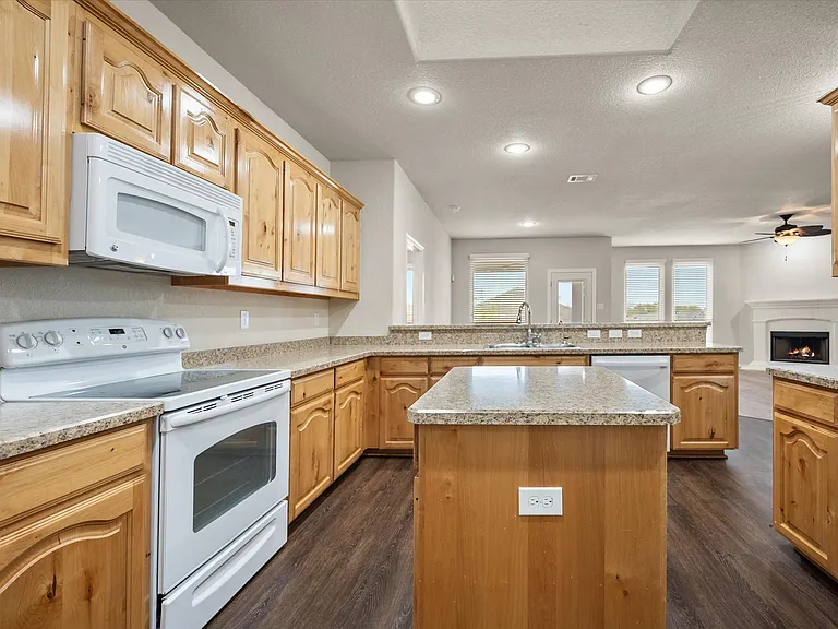 1449 Elkford Ln — Photo 14