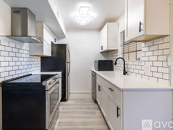 2nd image of 5300 E Waverly Dr APT H3