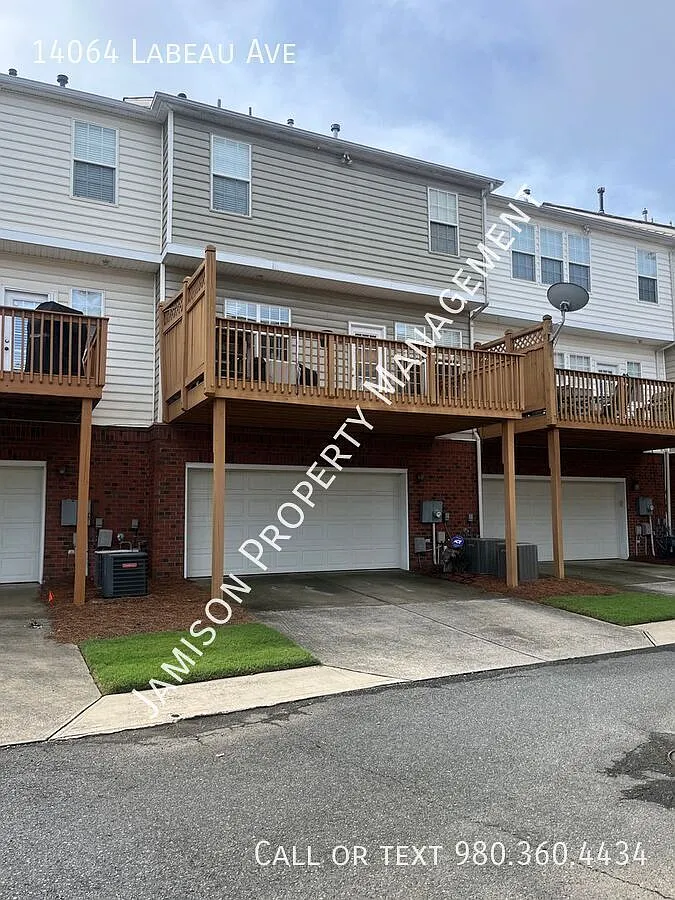 Building Photo - 14064 Labeau Ave