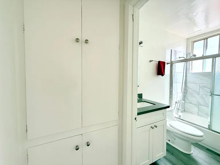 1029 N. Ardmore Avenue — Photo 16