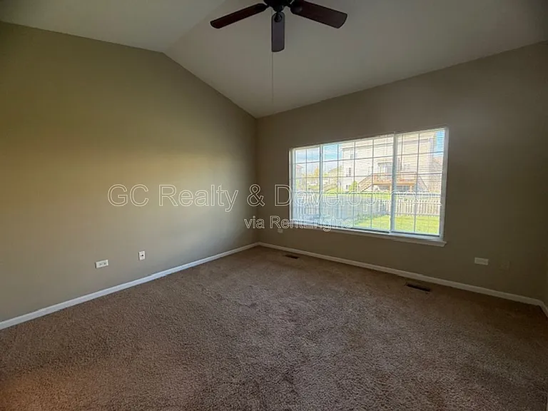 1652 Cesario Dr — Photo 12