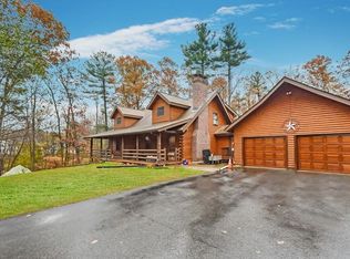 215 Wood St, Hopkinton, MA 01748