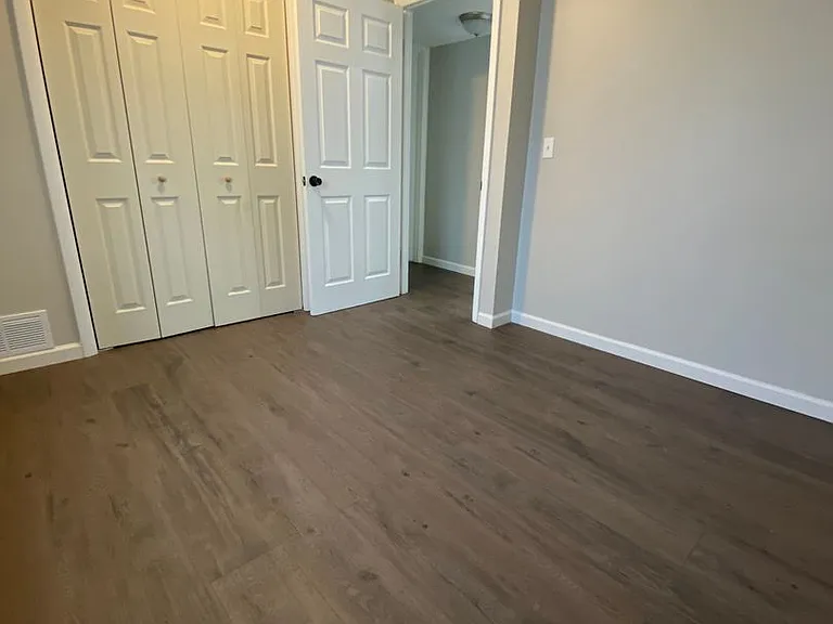 170 Westmount Dr — Photo 11