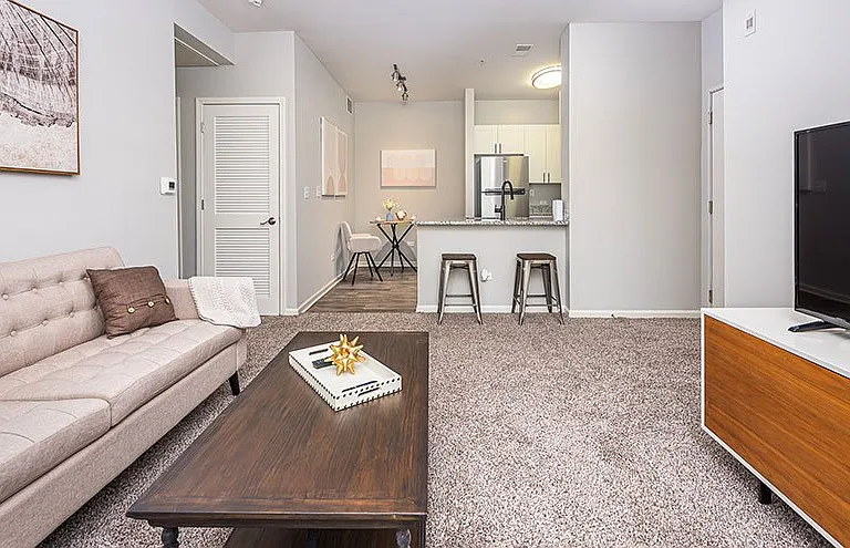 Woodlake Apartments — Photo 6