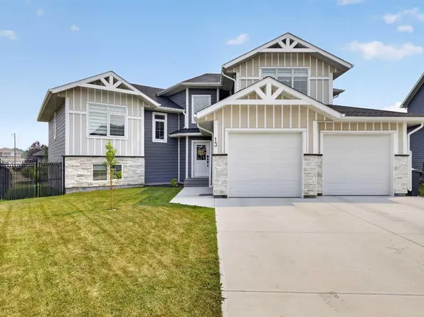 13 NW Keown Close, Olds, AB T4H 0E7