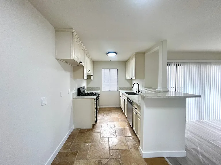 13925 Sherman Way — Photo 3