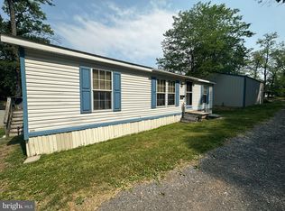 88 Lower Loop Rd, Leesport, PA 19533